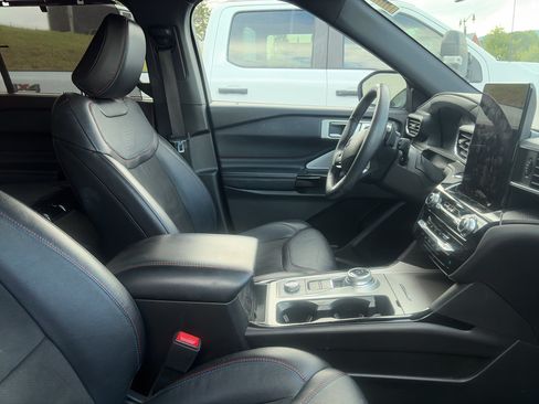 Used 2023 Ford Explorer ST w/ Equipment Group 401A AWD/4WD image 4