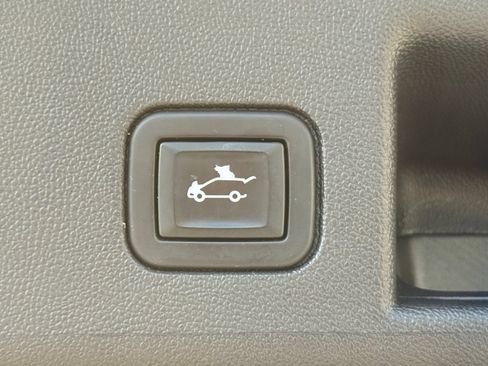 Used 2022 Chevrolet Equinox LT FWD image 17