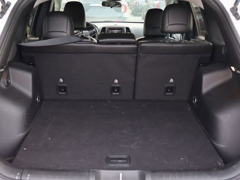 Used 2019 Jeep Cherokee Latitude Plus image 10