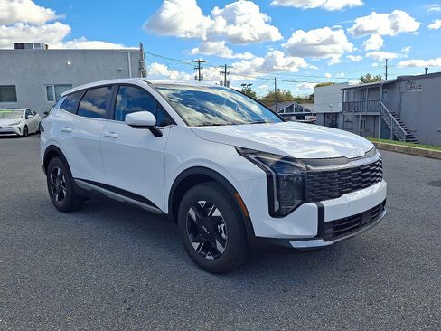 New 2026 Kia Sportage LX image 2
