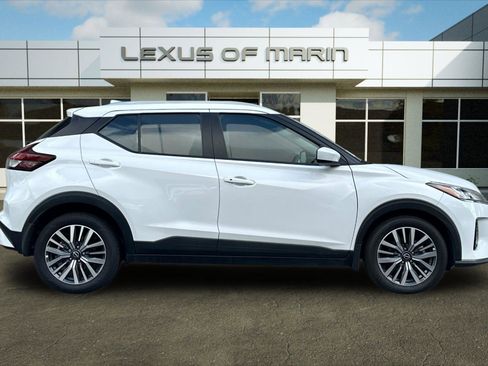 Used 2024 Nissan Kicks SV image 7