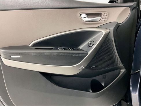 Used 2018 Hyundai Santa Fe SE Ultimate image 18