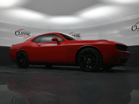 Used 2015 Dodge Challenger R/T image 27