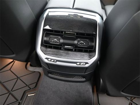 New 2026 BMW i7 eDrive50 w/ M Sport Package image 24