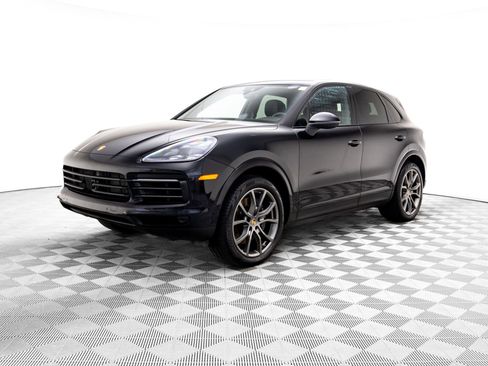 Certified 2022 Porsche Cayenne Platinum Edition image 1
