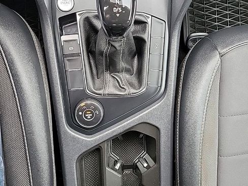 Certified 2022 Volkswagen Taos SE AWD/4WD image 9