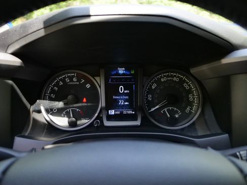 Used 2022 Toyota Tacoma TRD Sport AWD/4WD image 7