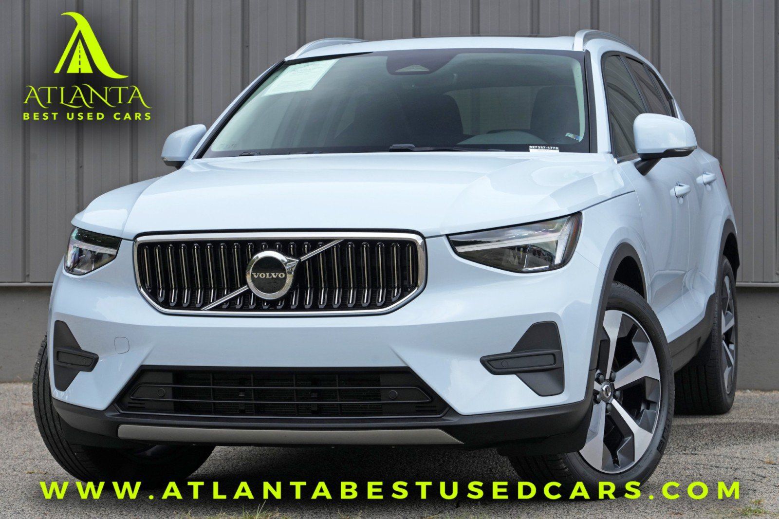 Used 2025 Volvo XC40 B5 Core w/ Climate Package AWD/4WD image 1