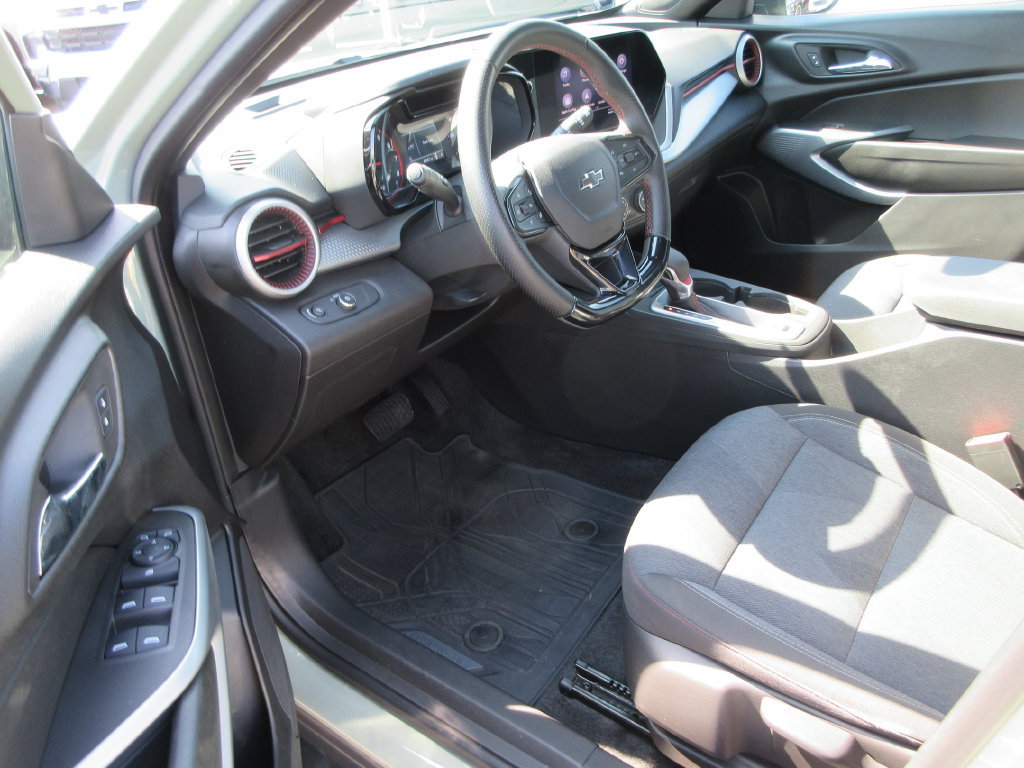 Certified 2024 Chevrolet Trax RS w/ Driver Confidence Package FWD image 13