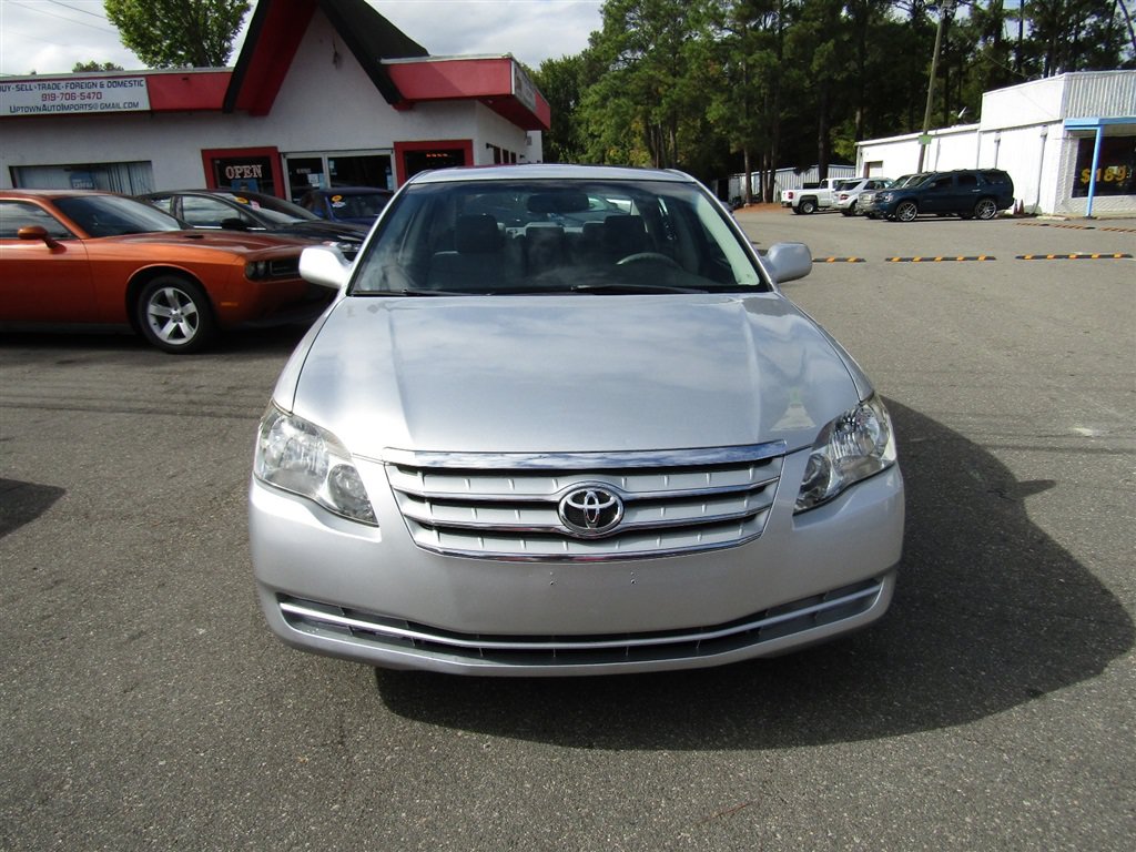 Used 2007 Toyota Avalon XL FWD image 2
