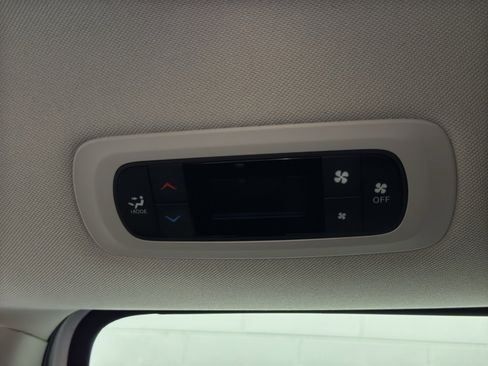 Used 2024 Chrysler Voyager LX image 13