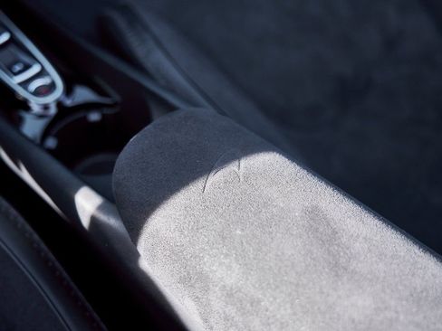 Used 2025 McLaren Artura Spider image 65