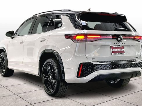 New 2026 Volkswagen Tiguan SE R-Line image 3