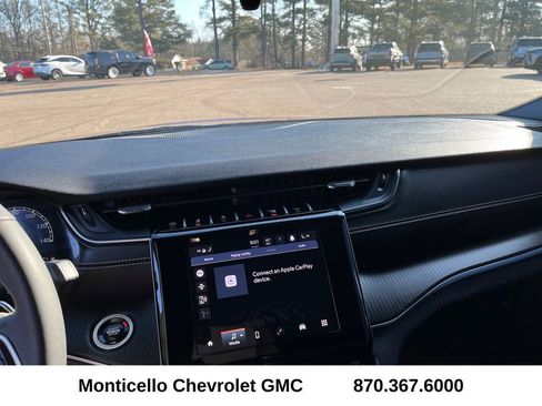 Used 2024 Jeep Grand Cherokee L Laredo image 16