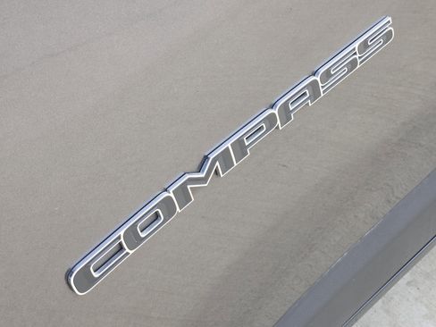 Used 2022 Jeep Compass Latitude image 13