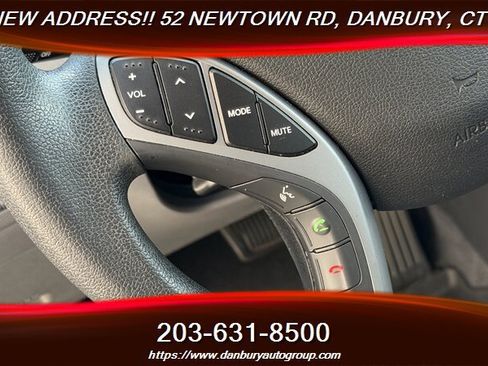 Used 2016 Hyundai Elantra SE w/ Option Group 02 FWD image 15