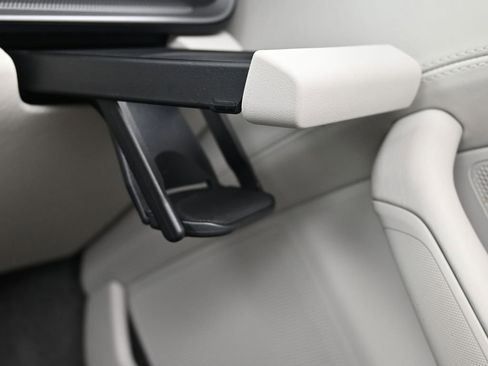 Used 2024 Porsche 911 Carrera image 21