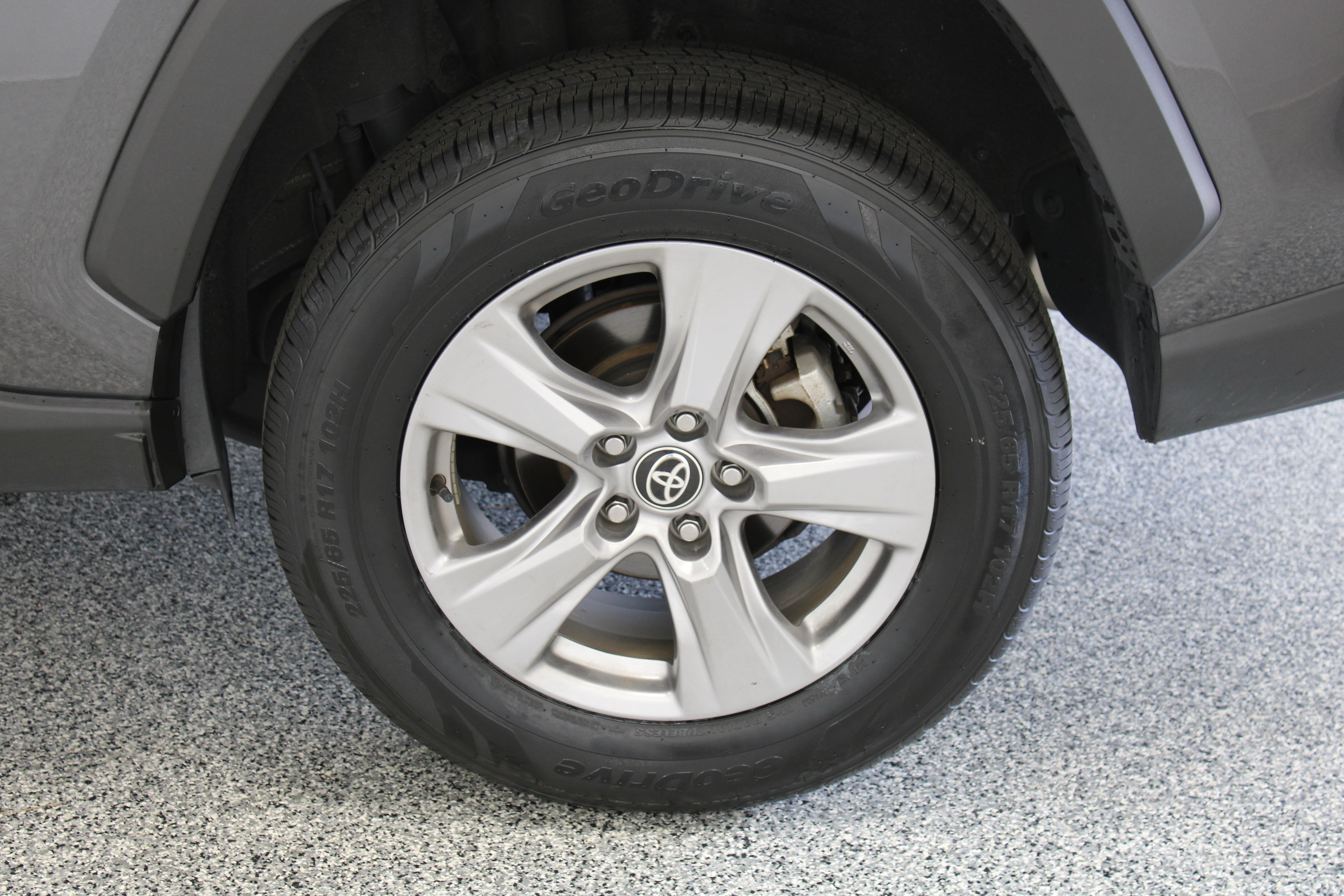 Used 2025 Toyota RAV4 XLE FWD image 10