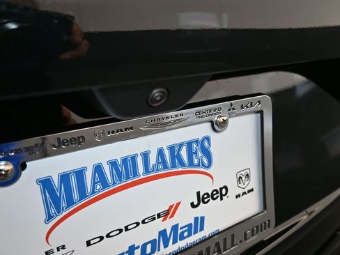 Used 2025 Jeep Grand Cherokee Laredo image 33