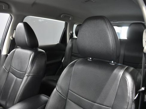 Used 2016 Nissan Rogue SL image 16