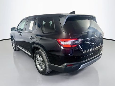 Used 2025 Honda Pilot EX-L image 6