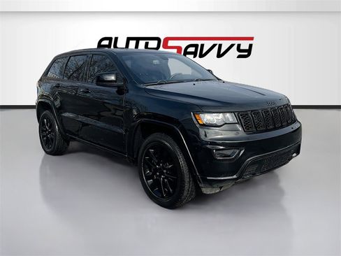 Used 2022 Jeep Grand Cherokee Laredo X image 1