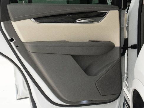 Used 2020 Cadillac XT6 Premium Luxury image 19