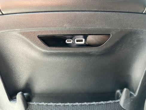 Used 2024 Chrysler Pacifica Touring-L FWD image 30