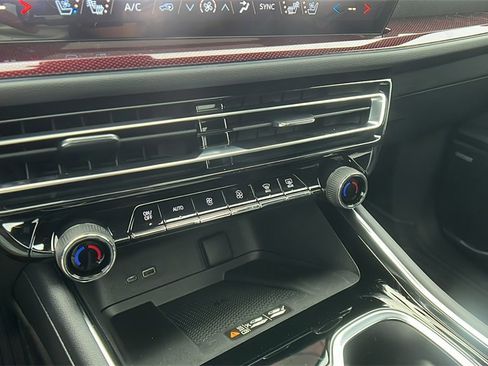 New 2026 Chevrolet Traverse RS w/ LPO, Floor Liner Package image 29