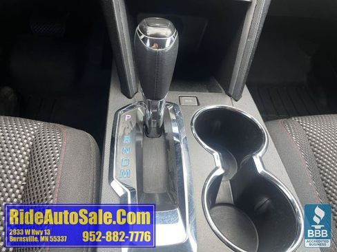 Used 2017 Chevrolet Equinox LT w/ Convenience Package AWD/4WD image 19