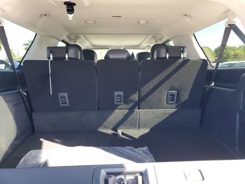 New 2025 Lincoln Navigator L Reserve AWD/4WD image 6