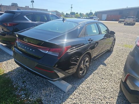 Used 2025 Hyundai Elantra Sport w/ Cargo Package FWD image 7