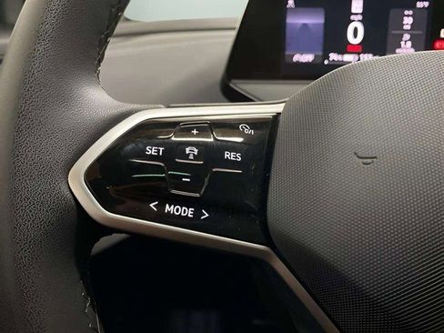 Used 2023 Volkswagen ID.4 S image 31