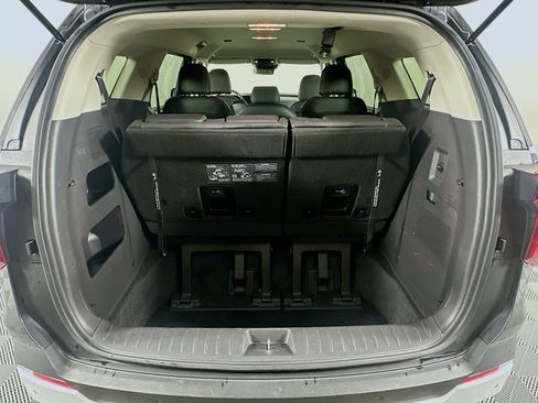 Used 2026 Kia Carnival FWD image 31