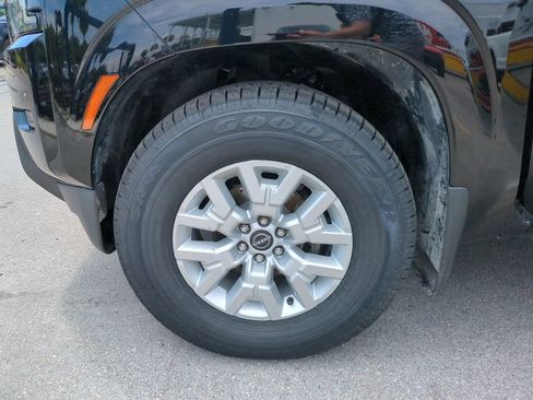 Used 2022 Nissan Frontier SV w/ Technology Package RWD image 35