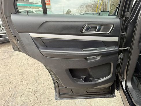 Used 2016 Ford Explorer XLT w/ Equipment Group 202A image 11