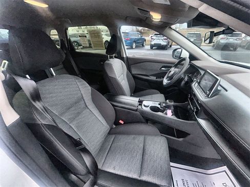 Used 2023 Nissan Rogue SV image 29