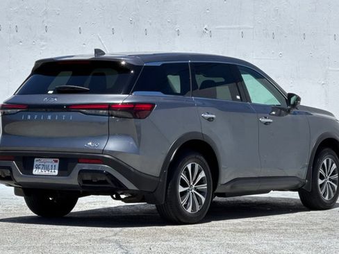Used 2023 INFINITI QX60 Pure FWD image 3