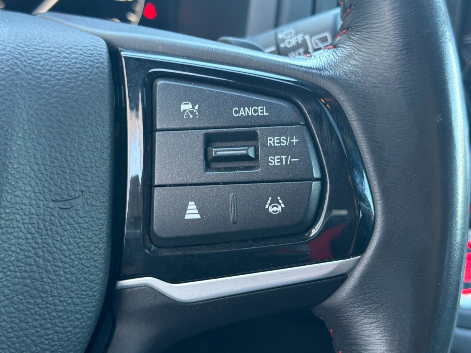 Used 2025 Honda Odyssey Sport-L image 31