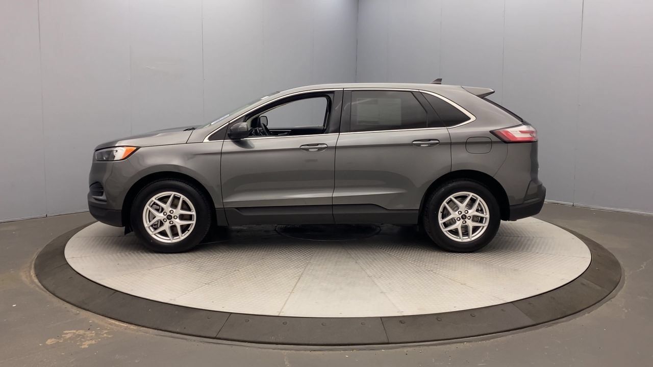 Used 2024 Ford Edge SEL AWD/4WD image 2