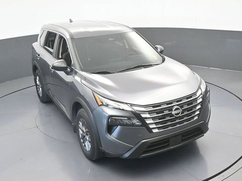 Used 2025 Nissan Rogue S FWD image 46