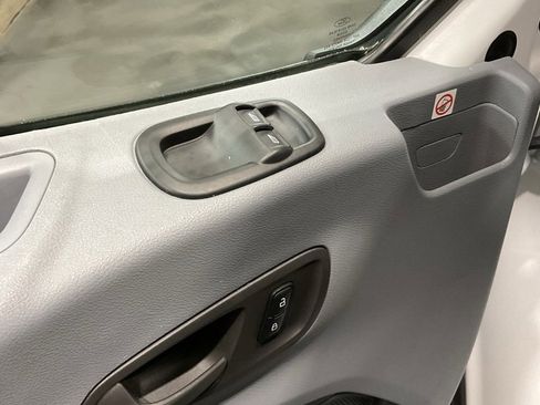 Used 2019 Ford Transit 150 XL image 7