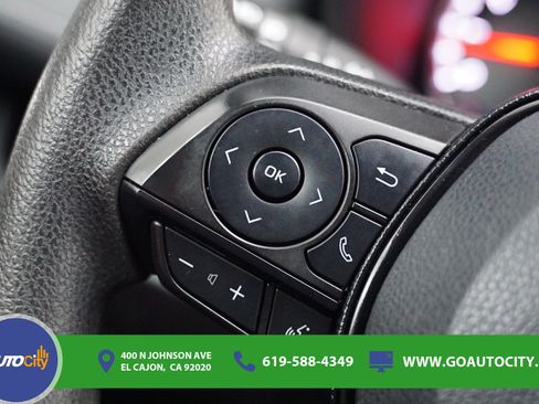 Used 2019 Toyota RAV4 XLE AWD/4WD image 19