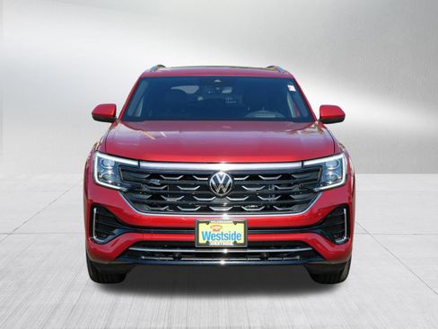 Certified 2024 Volkswagen Atlas Cross Sport SEL R-Line AWD/4WD image 2
