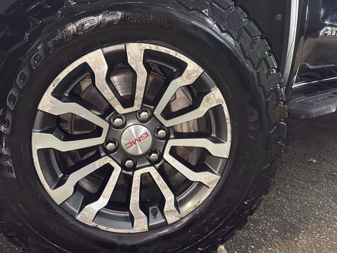 Used 2021 GMC Sierra 1500 AT4 w/ AT4 Premium Package image 9