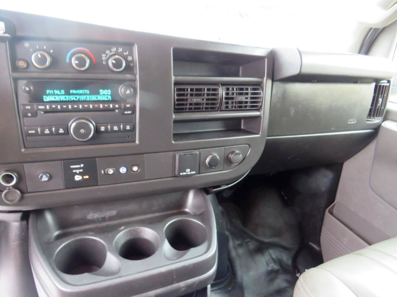 Used 2019 GMC Savana 2500 w/ Driver Convenience Package RWD image 20