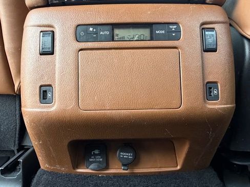 Used 2024 INFINITI QX80 Sensory image 4