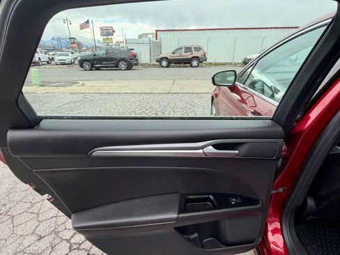 Used 2013 Ford Fusion Titanium w/ Titanium Driver Assist Pkg FWD image 22