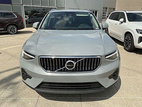 Certified 2025 Volvo XC40 B5 Ultra w/ Climate Package AWD/4WD image 12