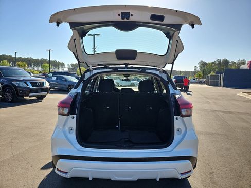 Used 2024 Nissan Kicks SV image 13